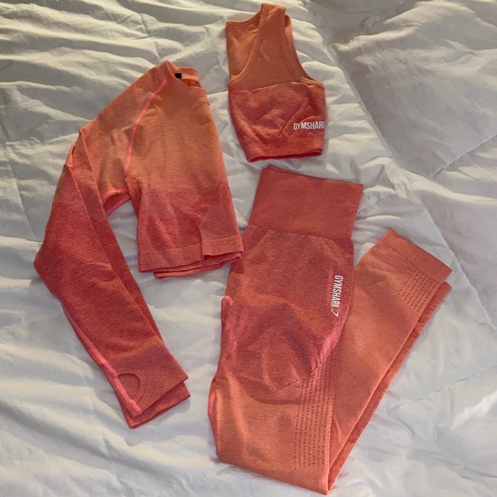 EUC Gymshark ombré peach set